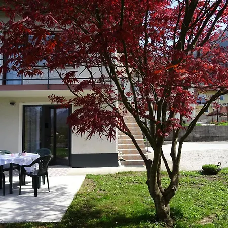 Apartment Josephine Tolmin Exterior photo